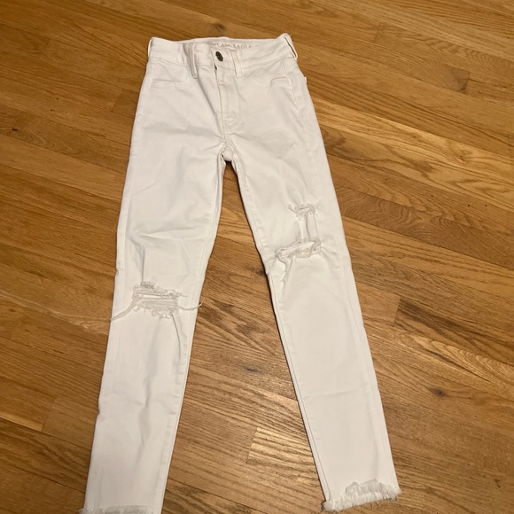 American Eagle Outfitters Denim - Ladies Juniors Size 00R American Eagle Outfitters White Ripped Skinny Jeans GUC